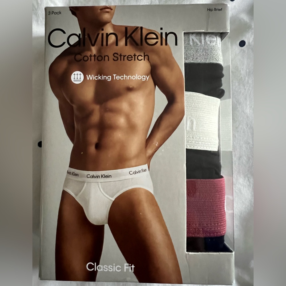 Calvin Klein mens 3 Pair briefs new with tag